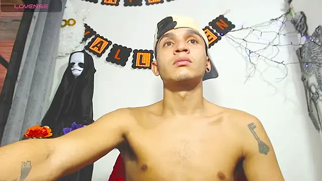 Angel latinboy online show from October 2025 05:12:02 PM