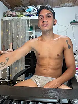 Snapshot of Angel_latinboy chatting on February 2026 02:33:01 PM Angel latinboy online show from February 2026 02:33:01 PM