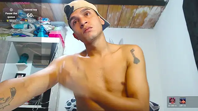 Snapshot of Angel_latinboy chatting on February 2026 02:10:02 PM Angel latinboy online show from February 2026 02:10:02 PM