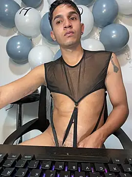 Snapshot of Angel_latinboy chatting on March 2026 12:33:02 PM Angel latinboy online show from March 2026 12:33:02 PM
