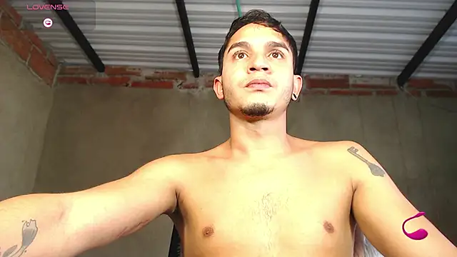 Snapshot of Angel_latinboy chatting on June 2026 01:42:01 PM Angel latinboy online show from June 2026 01:42:01 PM