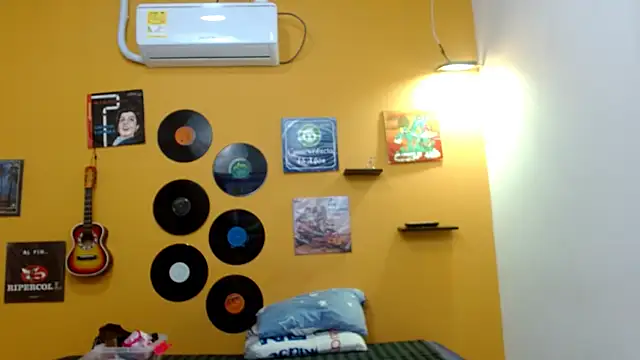 skinnyverus18 online show from September 2025 06:42:01 PM