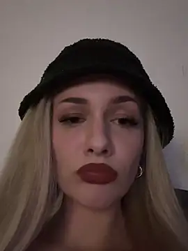 DaryaDoll online show from April 2026 09:41:02 PM