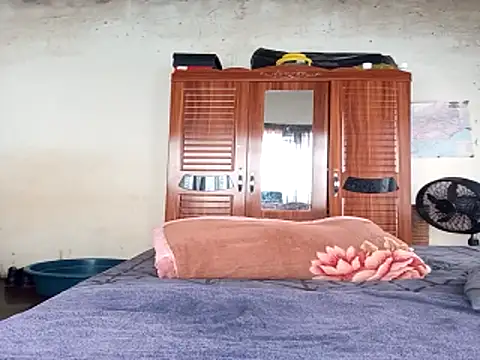 Snapshot of small_D94 chatting on December 2025 12:14:01 PM small D94 online show from December 2025 12:14:01 PM