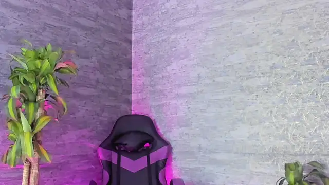 Snapshot of ArthurCox chatting on September 2025 11:48:02 PM ArthurCox online show from September 2025 11:48:02 PM