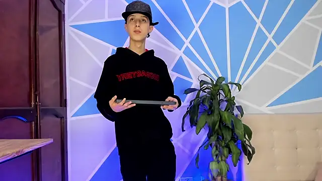 Snapshot of ArthurCox chatting on September 2025 05:29:02 PM ArthurCox online show from September 2025 05:29:02 PM