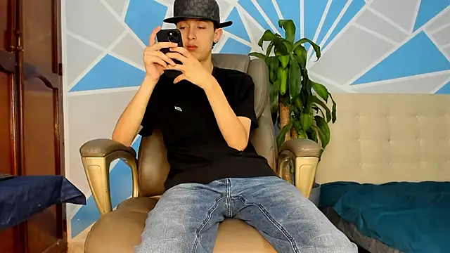 Snapshot of ArthurCox chatting on October 2025 05:33:02 PM ArthurCox online show from October 2025 05:33:02 PM