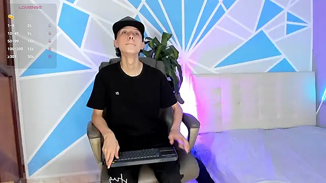 Snapshot of ArthurCox chatting on October 2025 05:44:02 PM ArthurCox online show from October 2025 05:44:02 PM