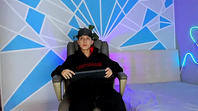 Snapshot of ArthurCox chatting on October 2025 05:23:02 PM ArthurCox online show from October 2025 05:23:02 PM