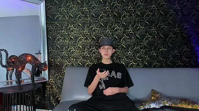 Snapshot of ArthurCox chatting on October 2025 05:20:02 PM ArthurCox online show from October 2025 05:20:02 PM