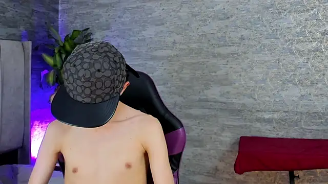 Snapshot of ArthurCox chatting on November 2025 05:33:02 PM ArthurCox online show from November 2025 05:33:02 PM