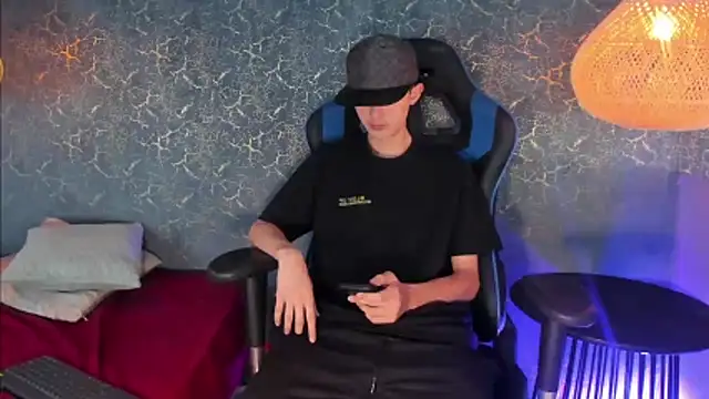 Snapshot of ArthurCox chatting on November 2025 07:34:02 PM ArthurCox online show from November 2025 07:34:02 PM