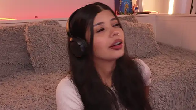 sophieee art online show from January 2026 09:07:02 PM