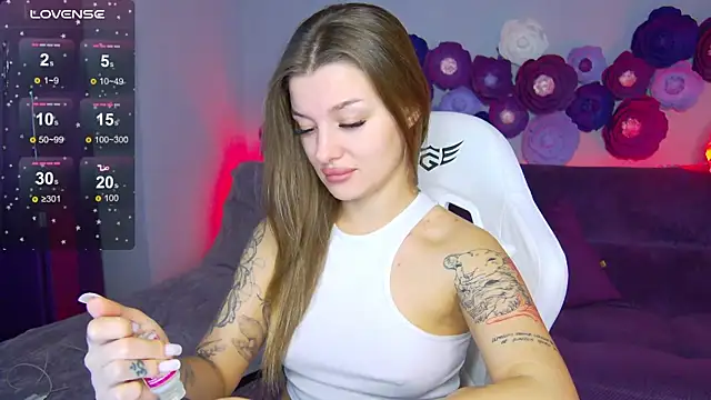 LindaBrilliant online show from October 2025 02:11:02 AM