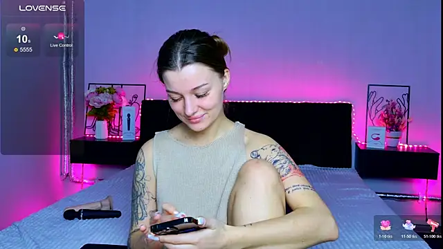 LindaBrilliant online show from December 2025 06:41:02 AM