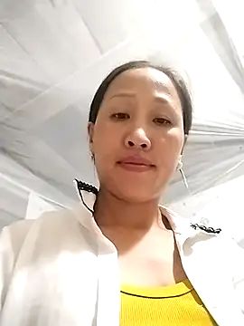 Snapshot of cute_love00 chatting on October 2025 05:44:02 AM cute love00 online show from October 2025 05:44:02 AM