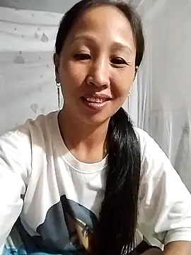 Snapshot of cute_love00 chatting on October 2025 10:44:02 PM cute love00 online show from October 2025 10:44:02 PM