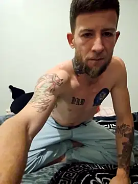 Snapshot of Couplesplay1 chatting on September 2025 08:52:02 AM Couplesplay1 online show from September 2025 08:52:02 AM