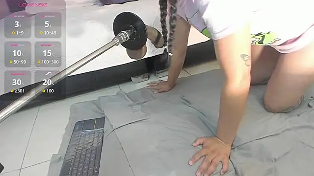 Snapshot of Micki__ chatting on October 2025 12:00:02 PM Micki online show from October 2025 12:00:02 PM