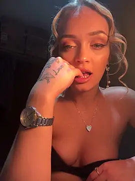 Snapshot of lollylicious22 chatting on September 2025 11:52:01 PM lollylicious22 online show from September 2025 11:52:01 PM