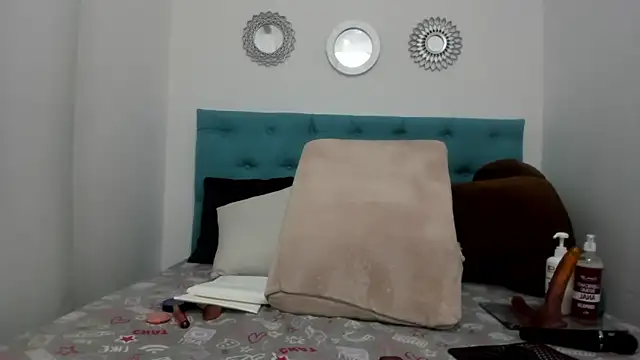 Snapshot of candy_big_tits18 chatting on November 2025 12:32:02 AM candy big tits18 online show from November 2025 12:32:02 AM