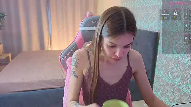 Snapshot of magic_shy_ chatting on May 2026 01:44:01 AM magic shy online show from May 2026 01:44:01 AM