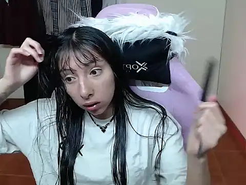 Snapshot of ScarlettShirahoshi chatting on November 2025 03:56:02 PM ScarlettShirahoshi online show from November 2025 03:56:02 PM