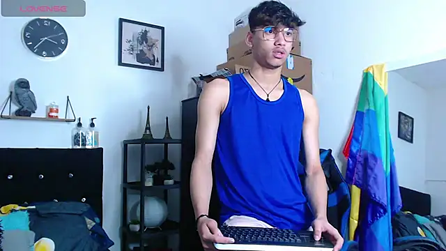 Snapshot of Gael_Jones chatting on September 2025 02:22:02 PM Gael Jones online show from September 2025 02:22:02 PM