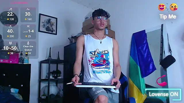 Snapshot of Gael_Jones chatting on September 2025 09:19:01 PM Gael Jones online show from September 2025 09:19:01 PM