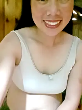 LyyChac online show from September 2025 01:49:01 AM