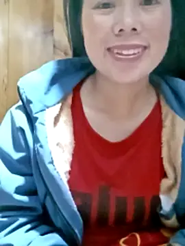 LyyChac online show from November 2025 10:02:01 PM