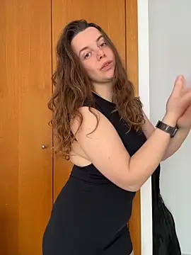 TenderLaGlamor online show from March 2026 03:31:01 PM