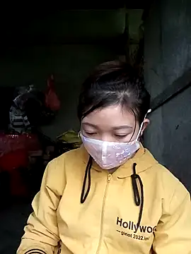 qychiu online show from November 2025 01:22:01 AM