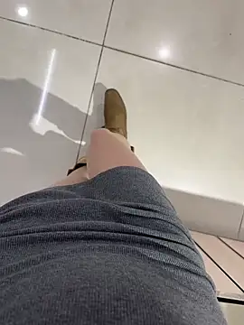 littleqiu online show from April 2026 11:26:02 AM