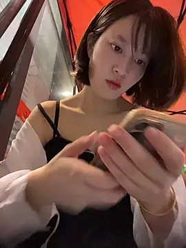 littleqiu online show from July 2026 12:42:02 PM