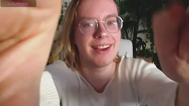 Snapshot of Amanda_Butlerr chatting on December 2025 10:31:02 AM Amanda Butlerr online show from December 2025 10:31:02 AM