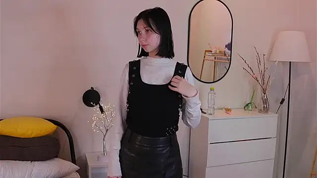 SuzanneHowse online show from November 2025 07:40:02 AM