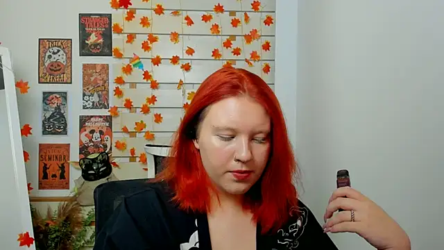 ScarletVixen  online show from October 2025 06:41:02 PM