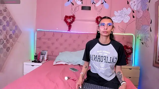 Ethan N Abby online show from October 2025 07:45:01 PM