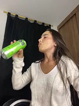 Snapshot of Scarlett05 chatting on November 2025 01:16:02 AM Scarlett05 online show from November 2025 01:16:02 AM