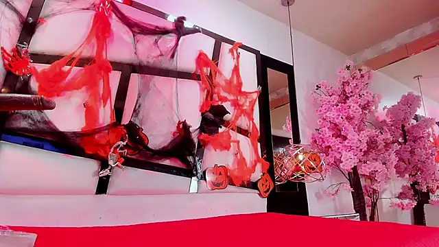 TessaCooper1 online show from October 2025 08:04:02 PM