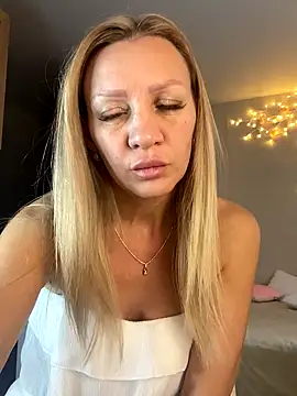 Snapshot of Bellissa_ chatting on October 2025 08:35:01 AM Bellissa online show from October 2025 08:35:01 AM