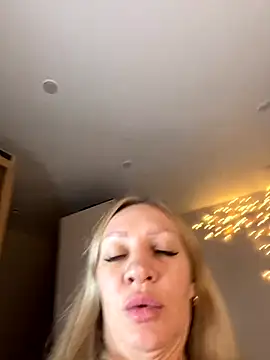 Snapshot of Bellissa_ chatting on October 2025 02:48:02 PM Bellissa online show from October 2025 02:48:02 PM