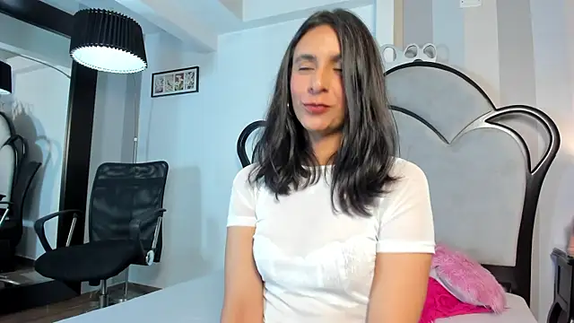 Snapshot of MiaAmore_ chatting on June 2026 04:44:01 PM MiaAmore online show from June 2026 04:44:01 PM