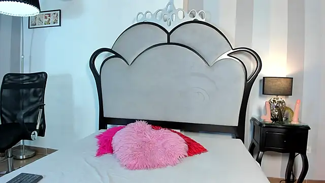 Snapshot of MiaAmore_ chatting on June 2026 04:19:02 PM MiaAmore online show from June 2026 04:19:02 PM