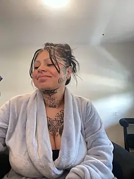 Snapshot of chicanachic13 chatting on September 2025 10:33:02 PM chicanachic13 online show from September 2025 10:33:02 PM