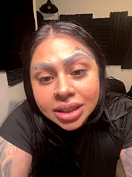 Snapshot of chicanachic13 chatting on October 2025 05:29:01 AM chicanachic13 online show from October 2025 05:29:01 AM