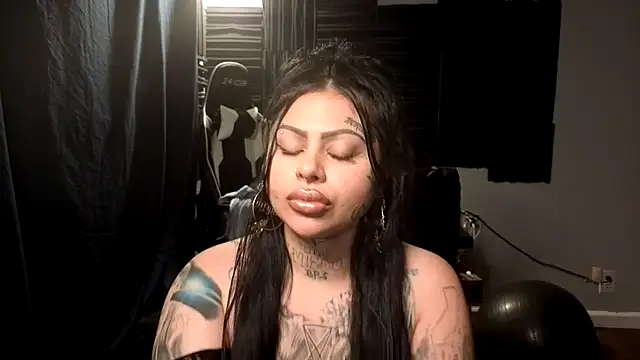 Snapshot of chicanachic13 chatting on October 2025 06:26:02 AM chicanachic13 online show from October 2025 06:26:02 AM