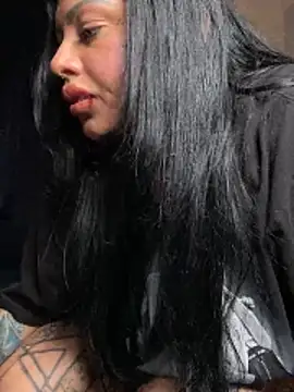 Snapshot of chicanachic13 chatting on December 2025 07:06:02 AM chicanachic13 online show from December 2025 07:06:02 AM