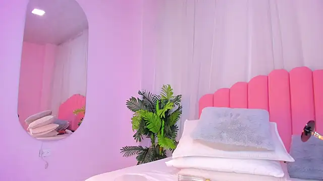 lia queen18 online show from November 2025 11:22:01 AM